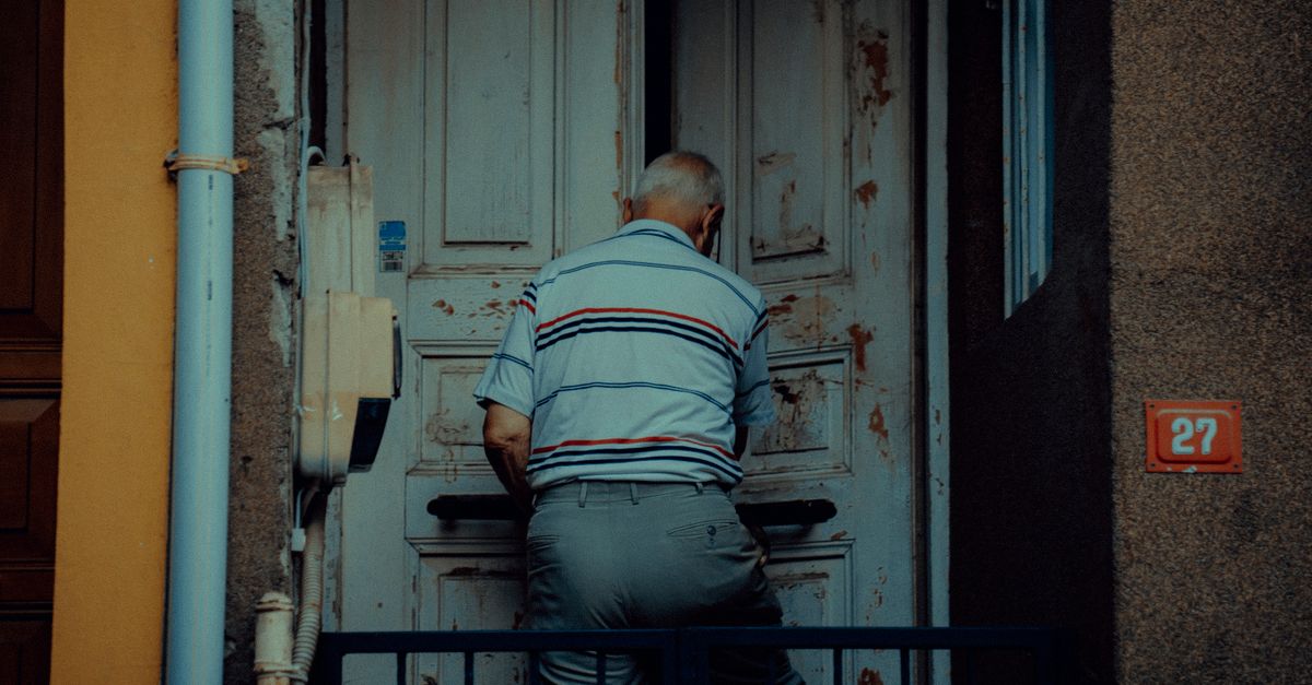 Locked Out of the House? Here's Our Damage-Free Entry Process — Safe Hands Locksmiths